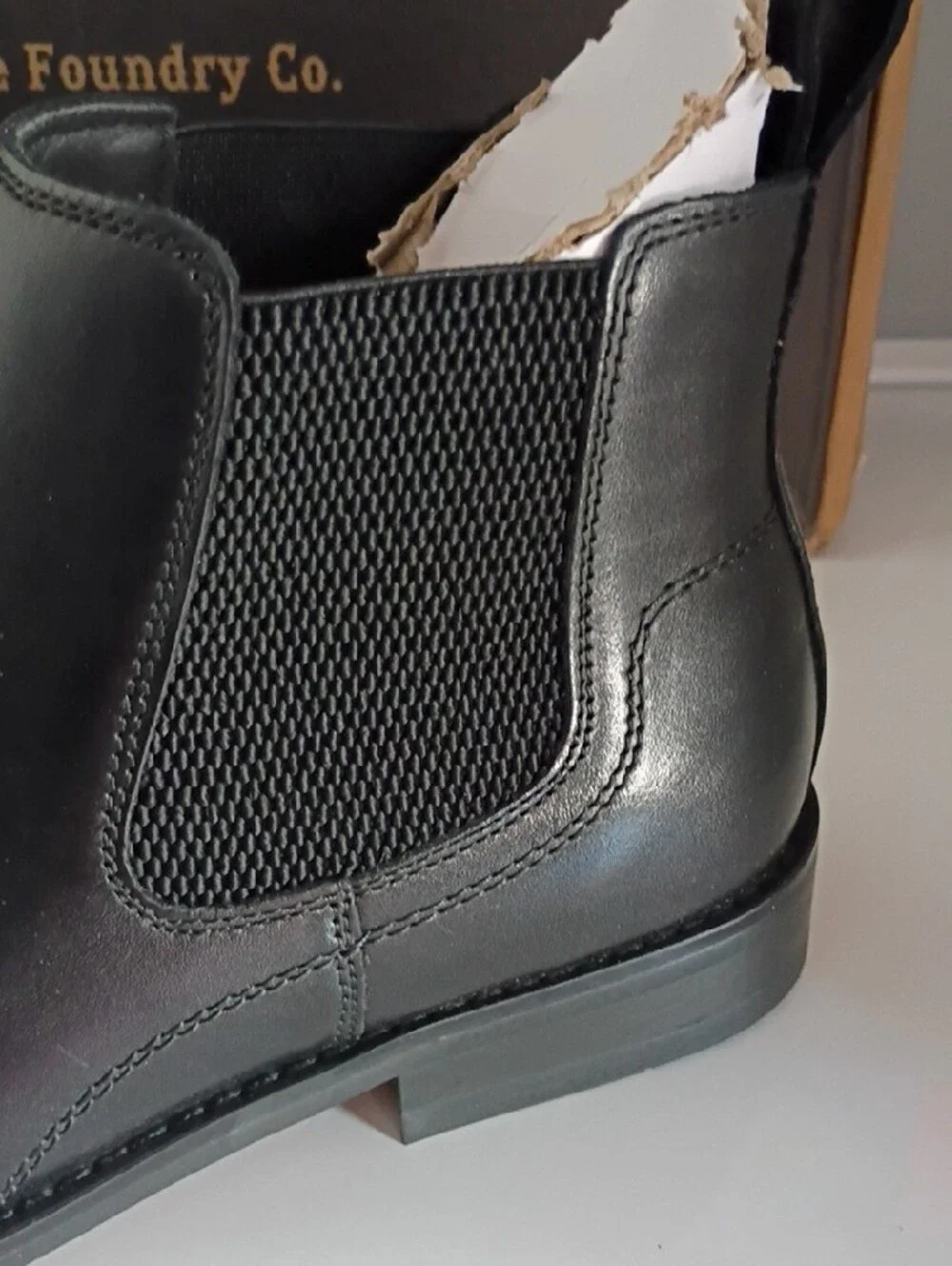 Vintage Foundry Co. Men's Black Leather Chukka Boots